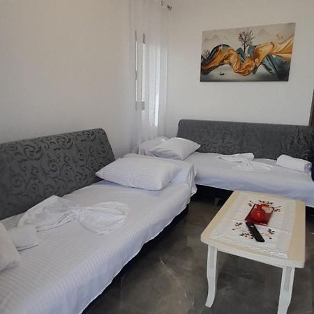 Miri'S Villa Саранде Екстериор снимка